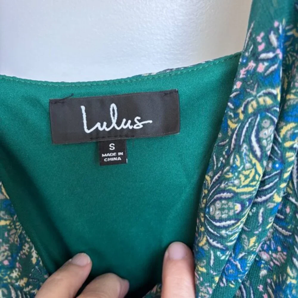 Lulus‎ Floral Paisley Tiered Mini Dress Green Womens Size Small Tie Strap V-Neck